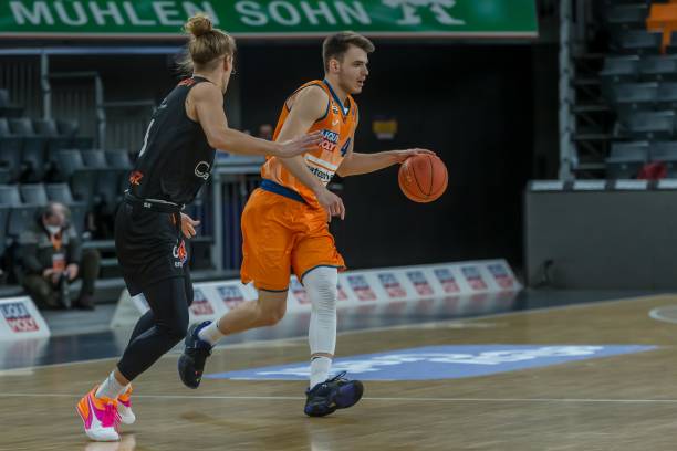 击败肖瑶茜 击败肖瑶茜