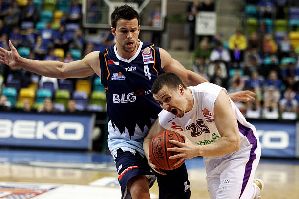 荷兰队的失 荷兰队的失